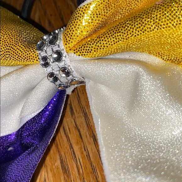 Cheer bow - Picture 2 of 2